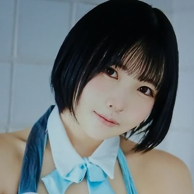 obashiteff's profile picture. 月は狼のように孤独だ。多くの者が死んで横たわり、私たちは泣きたくなる。だが、私たちは群れの一員だ。私たちは狼か死かのどちらかだが、それでもなお立ち上がる。