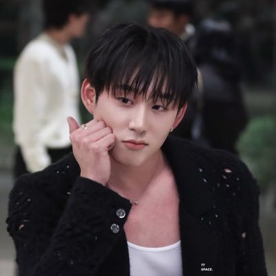 mostly kdramas & bl, snsd, nct, exo, shinee — multi, 26 yo, cl