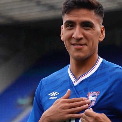 __iv9_'s profile picture. Town 🚜 Marcelino Núñez Enthusiast 🇨🇱