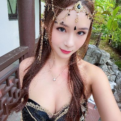 FCosUniverse's profile picture. 