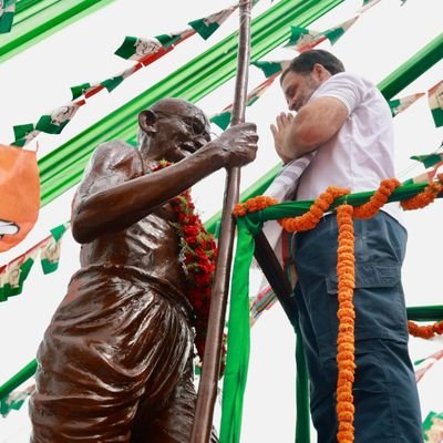 719bb22194e5403's profile picture. 