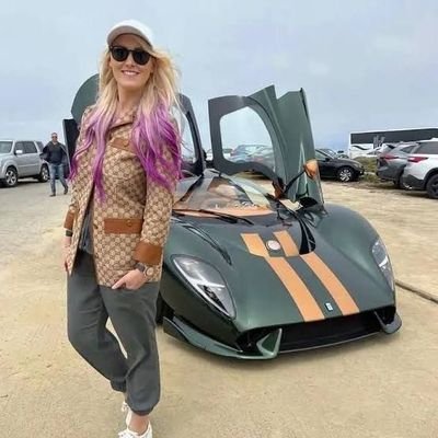I'm a caring and honest lady, I'm here to help people in need, giving to people in need is the best thing someone can do to make the world a better place