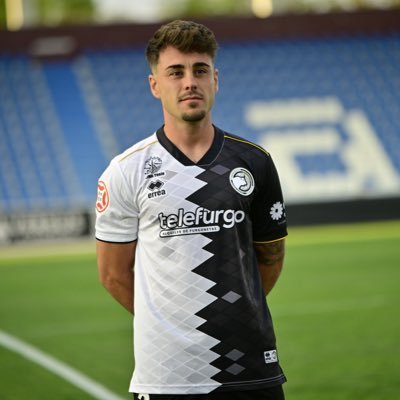 victor_olmedo_'s profile picture. Jugador de Unionistas de Salamanca CF/ Ex Jugador del Yeclano Deportivo, Hercules C.F. , Orihuela CF, Atzeneta UE @rgfootball_web