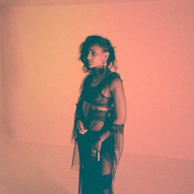 Singer.
Ldn.
mezillar@gmail.com
https://t.co/GdFBVLGAmD