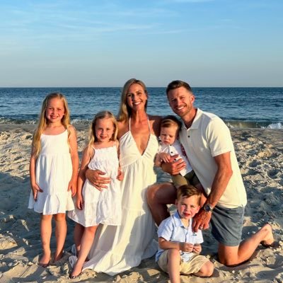 Husband || Father || Former Head College Coach Turned CSO of a Sports Tech Start-Up || @AWRE_Sports || Habits Over Goals