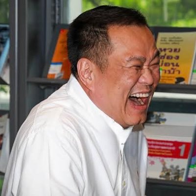เพชรไม่ได้เปล่งประกายด้วยตัวเอง แต่มันเป็นการสะท้อนแสงที่ตกกระทบเท่านั้นเอง เข้าใจเสียใหม่
