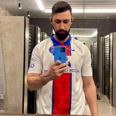 psicólogo, puxo ferro as vezes e falo um pouco de esporte mas não entendo nada... @Flamengo #psitwitter