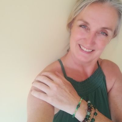 NvanNathalie's profile picture. Moeder van 2 ♂️🎓 | Bouwvakqueen 🛠️ | Chaos met karakter 💥 | Sport, sneeuw, soep & spontane trips 🏂🏻✈️🍲🏃‍♀️🏑♥️⚽AZ