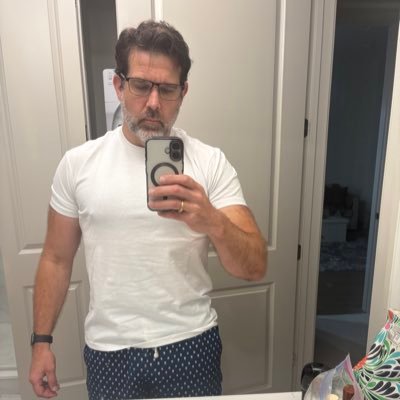 🇺🇸Proud Veteran, Patriot!Just looking to chat and have fun. If you are trying to sell something, FORGET IT! Don’t Follow me.