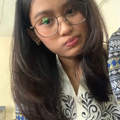 louvrieas's profile picture. 