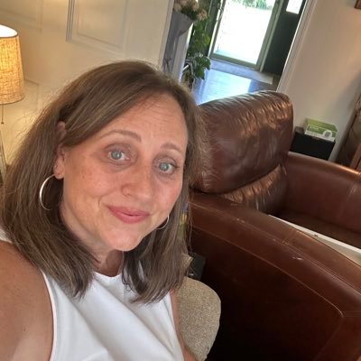 ✨Retired Educator✨ Wife, Mother of girls, Mimi to 2 🩷💙 Public education advocate🌟All kids matter
