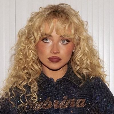 callmefri3nd's profile picture. my house is on pretty girl avenue🫶🫶