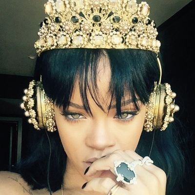 lcstwits's profile picture. Um simples fã de uma cantora preguiçosa esperando o comeback dela