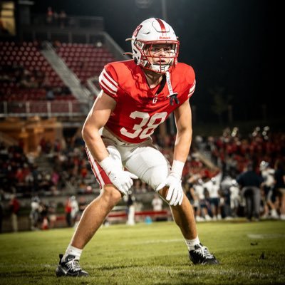 ‘29LB/RB @RedElephant_FB 180lbs/5’11 (4.0)#UAallamerican, B2C linebacker of the year #TopGunLinebackerAward #MSchamp #Allregion#statewrestler #200mMStrackRecord