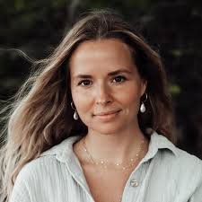 I love diving into the details and finding innovative solutions to complex challenges. As a seasoned software developer, I'm passionate about making an impact w