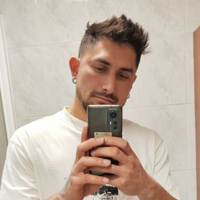 amadorub's profile picture. El instante pasó