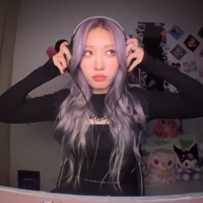id: khaikhai || i hearteu @izna_offcl @triplescosmos @rbw_purplekiss #THANKYOUPURPLEKISS