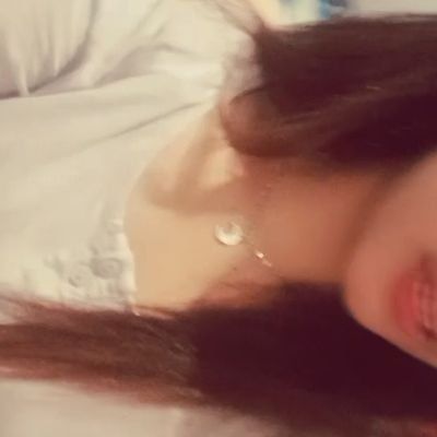 AyuputriRa96627's profile picture. novel