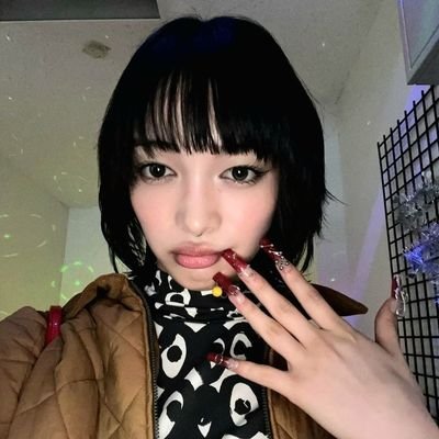 ⚠ this account has no plot, just random and probably unhinged contents with 17–enjoy 𝗶𝗴: @/𝘄𝗼𝗻𝘇𝗶𝗵𝘂𝗶