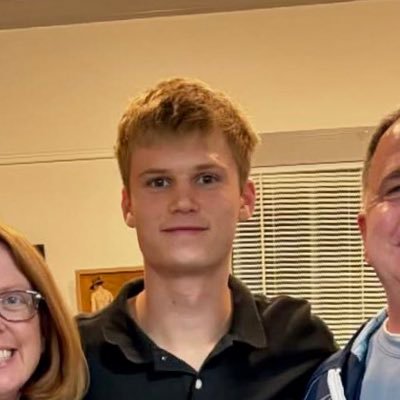 reidschmidt_'s profile picture. yeah well that’s just like your opinion, man