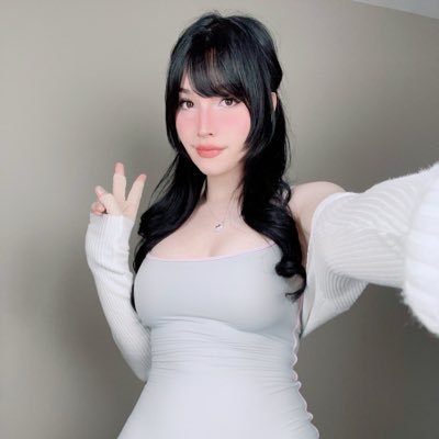 I’m a tranny mom seeking for a submissive sissy to explore my cock for some pressure