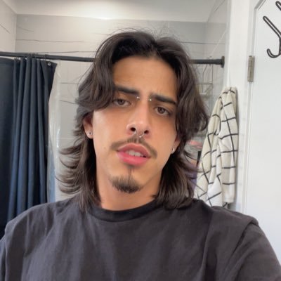 Its_looees's profile picture. All my homies hate ICE