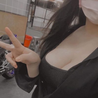 #本人自接跟公司無任何關係~ #單女 #小隻馬 #154/58/H #推特可以私飛機也可以 本人無誤 #約會一律先匯款 #🈲免費仔、吃毒