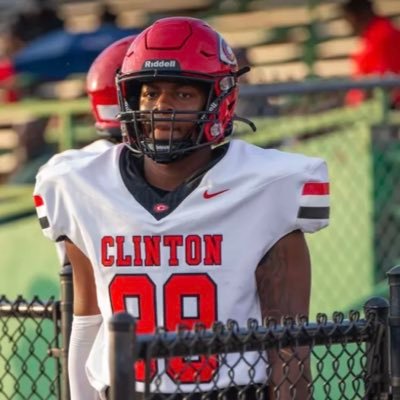 🏉OLB/DE/6’0/220/26’/ Clinton Arrows #99 3132832457 ACT SCORE: 21