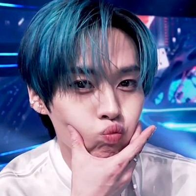 i born freak • she/her • 🏳️🌈 • ot8 stay, 🐰🐿 biased • i post mostly about kpop, but other stuff too occasionally