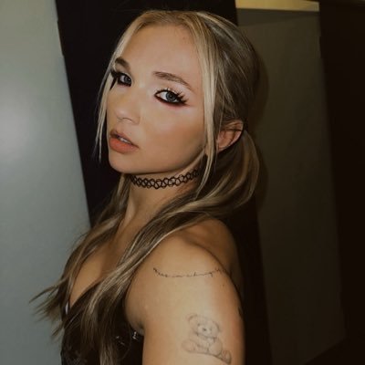 ❝The Hart Always Wins.❞ | Daughter of @SinfulWiccan and @VermiculusBlood. | @OfASuaveSuit’s Submissive. | @PretiumSanguis’s Mrs. Hastings. | Highly NSFW.