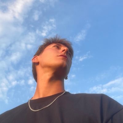 minors dni // a college guy from czechia // ask for alt if youre worthy