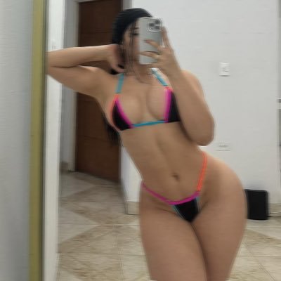 samanthaflz's profile picture. 25 years 🤍| Instagram: https://t.co/2j1ugaI10m