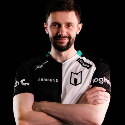 Professional League of Legends Player 🇷🇴 aka. Tank of Romania & CPM | Toplaner F/A | Contact: Coatpustmain@Gmail.com | Agent: @MrOrxata