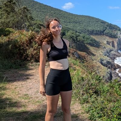 angela_prellezo's profile picture. 🏳️‍🌈

•Pequeña gran revolución•

                                🫀 Enfermera || R2 matrona HUMV 🍼✨🤍