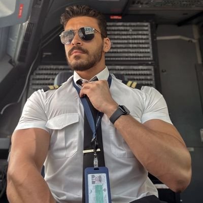 pilot_Alen's profile picture. your friendly neighborhood pilot 👨‍✈️✈️