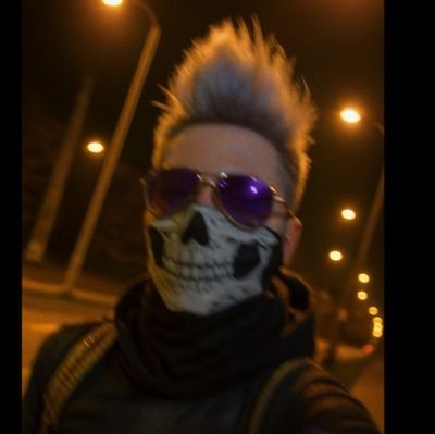 Ahmet0zel's profile picture. Sahip olduklarının bir gün kölesi olursun.
