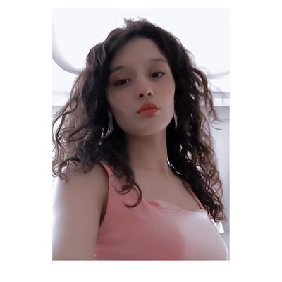 zeli18355149131's profile picture. 