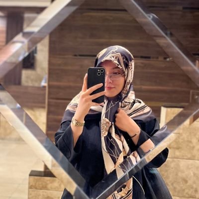 fatemeed_'s profile picture. پیج خوشمزه‌های رُزبـری‌👇🏻