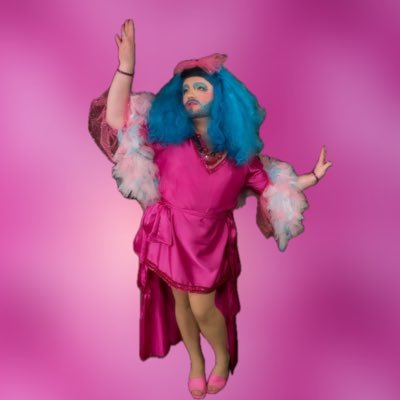 ElliXia Q. Valentine. Drag Sorceress in Birmingham, professional singer and performer, paint with every colour 🏳️🌈🏳️⚧️ (they/she/he) DM for bookings 💖