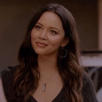 roraboreal's profile picture. an anxious wreck with too many plants