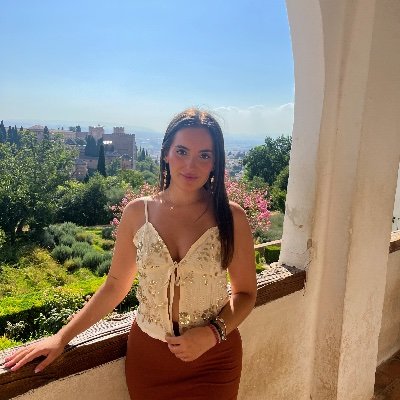 gloria pa tu cara y flores pa tu pelo •
traductrice 👩🏼⚖️ | 💚💜⚓️