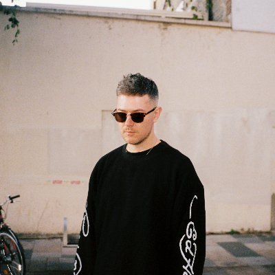 NEVER, FOREVER
NA/SA ✧ nicole@subdotmission.com
MGMT ✧ twoswords@naymlis.com