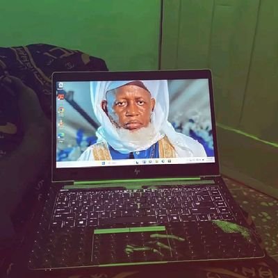 Lutfyolohun0704's profile picture. Allah||Deen||Mum||Hustle||Pray||Exercise Sabr 🎊