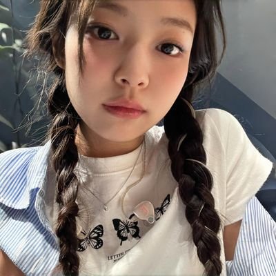 jnkmneck's profile picture. Jennie's dog. woof! woof!
