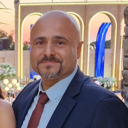 يبدأ الإنسان في الحياة عندما يتمكن من العيش خارج نفسه٠
(الفرق كبير بين إنسان مثقف ومكتبة متنقلة).
Stockholm Sverige Masmo 🇸🇪