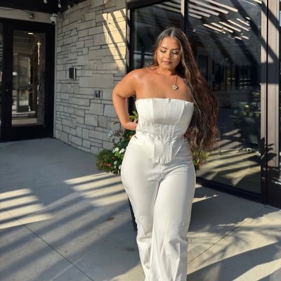 Im sugar momma looking for honest sugar baby to be my chat buddy with weekly allowance worth $20,000