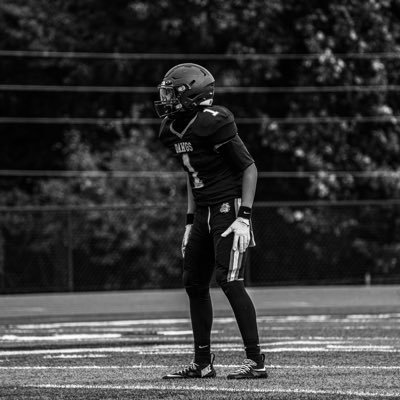Boiling springs sc ‘29 | te/wr/olb | 5’11 165 lbs |3.8 gpa | two sport athlete | basketball sg/sf | email📧 jaydnjones2134@gmail.com