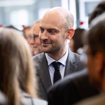 🇫🇷 Ministre de l'Europe et des Affaires étrangères • Conseiller régional d'@iledefrance • Vice-président du @modem.
