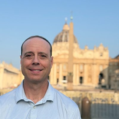 realstevebarnes's profile picture. For Charlie.  Retired FBI Agent, US Army vet, and USMC University grad. God is Truth. I investigate media lies, hoaxes, and "fact checks".  The Shroud is real.
