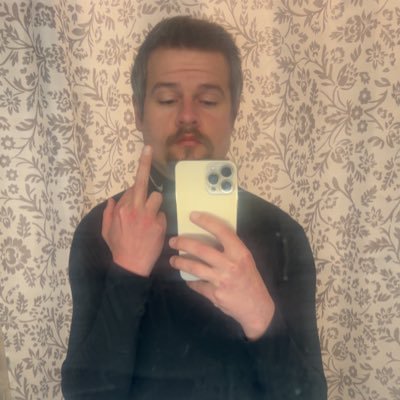31 • CS2 esports/trader/player • Antisocial • Gamer • Musician • Anime • Jewelry • JDM car enthusiast • Gothic horror aesthetics